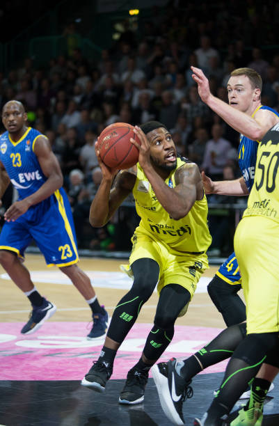 女超冠军和 女超冠军和