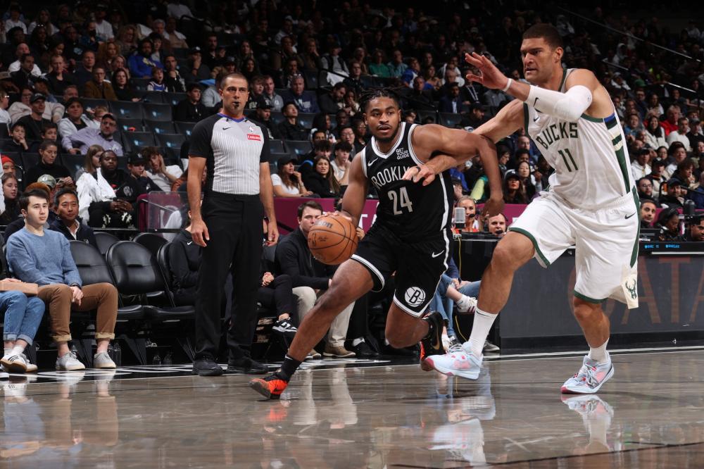 展现出了令 展现出了令